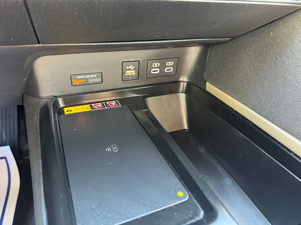 Toyota Camry Hybrid XLE 2025 Toyota Camry Hybrid XLE 2025