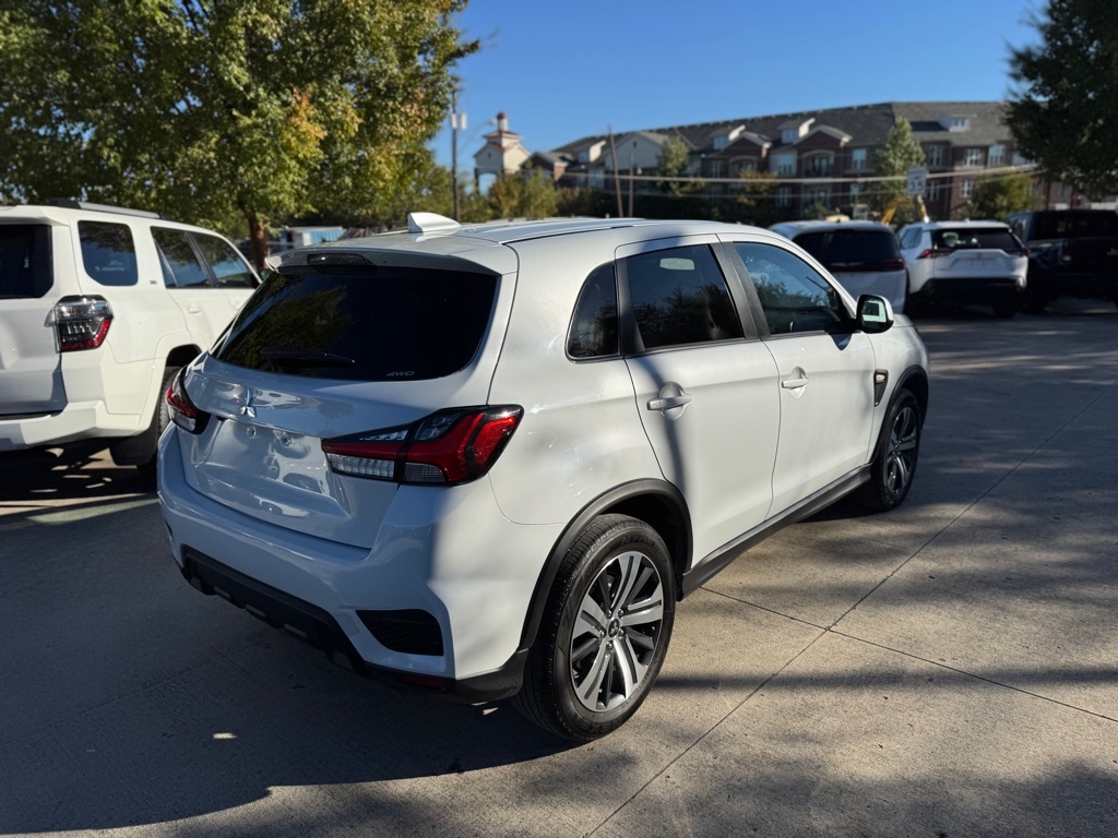 Mitsubishi Outlander Sport 2.0 ES 4WD 2024 Mitsubishi Outlander Sport 2.0 ES 4WD 2024