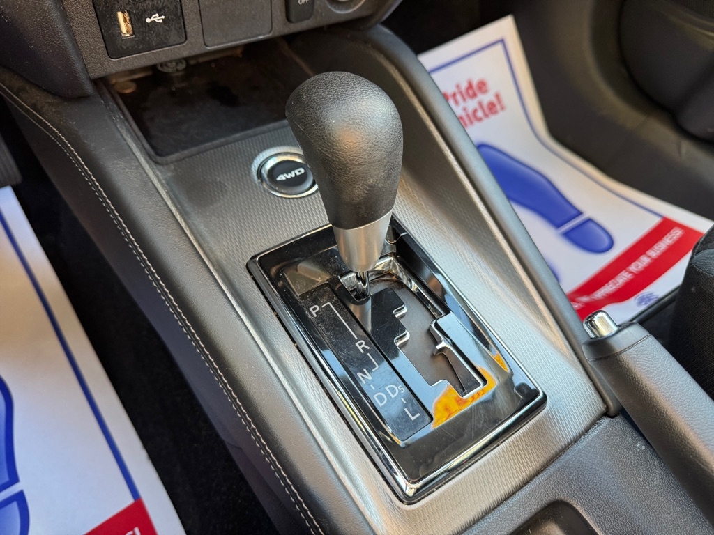 Mitsubishi Outlander Sport 2.0 ES 4WD 2024 Mitsubishi Outlander Sport 2.0 ES 4WD 2024