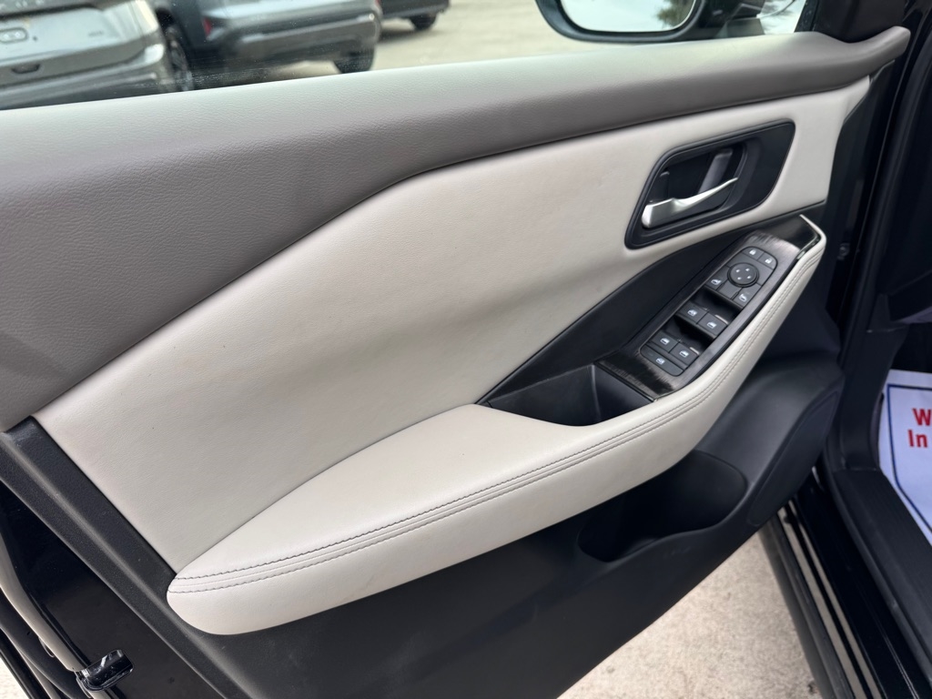 Nissan Rogue SV 2024