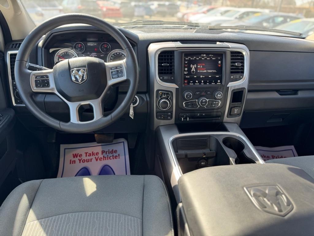 RAM 1500 Classic Tradesman Crew Cab SWB 4WD 2023