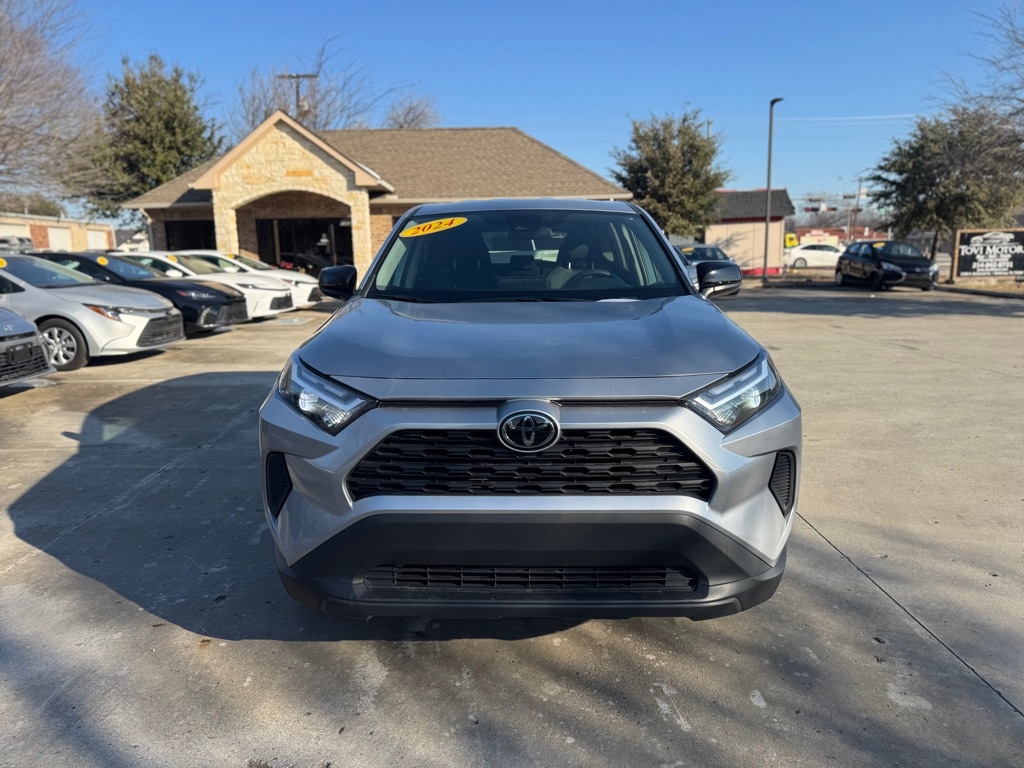 Toyota RAV4 LE 2024