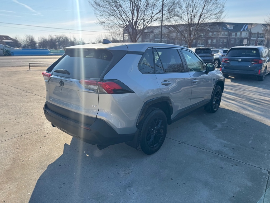 Toyota RAV4 LE 2024