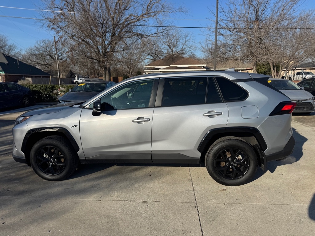 Toyota RAV4 LE 2024