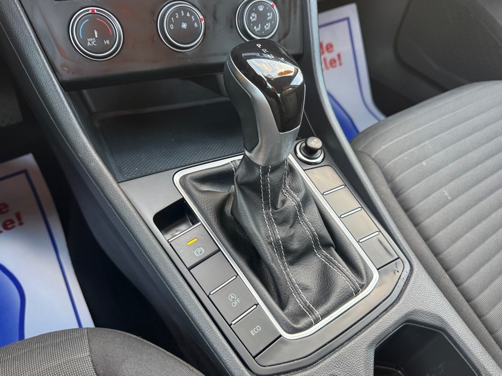 Volkswagen Jetta S 2024