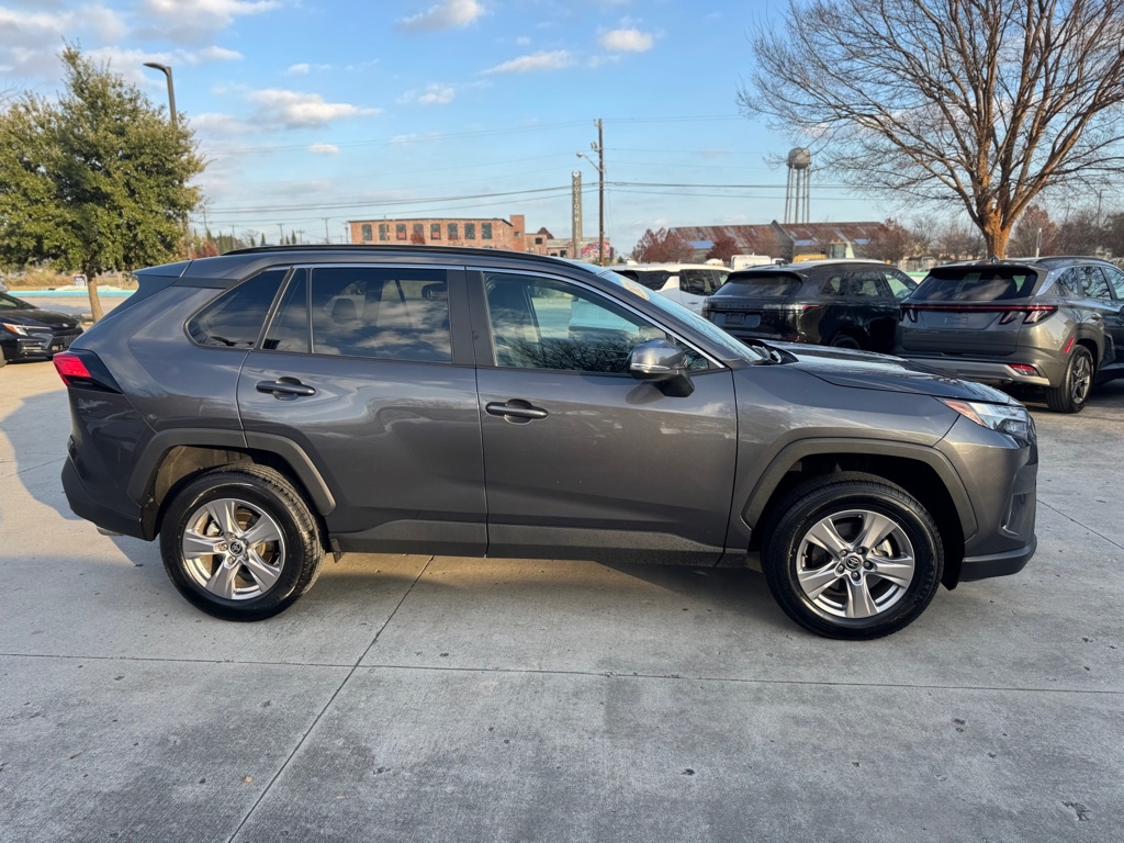 Toyota RAV4 XLE 2024