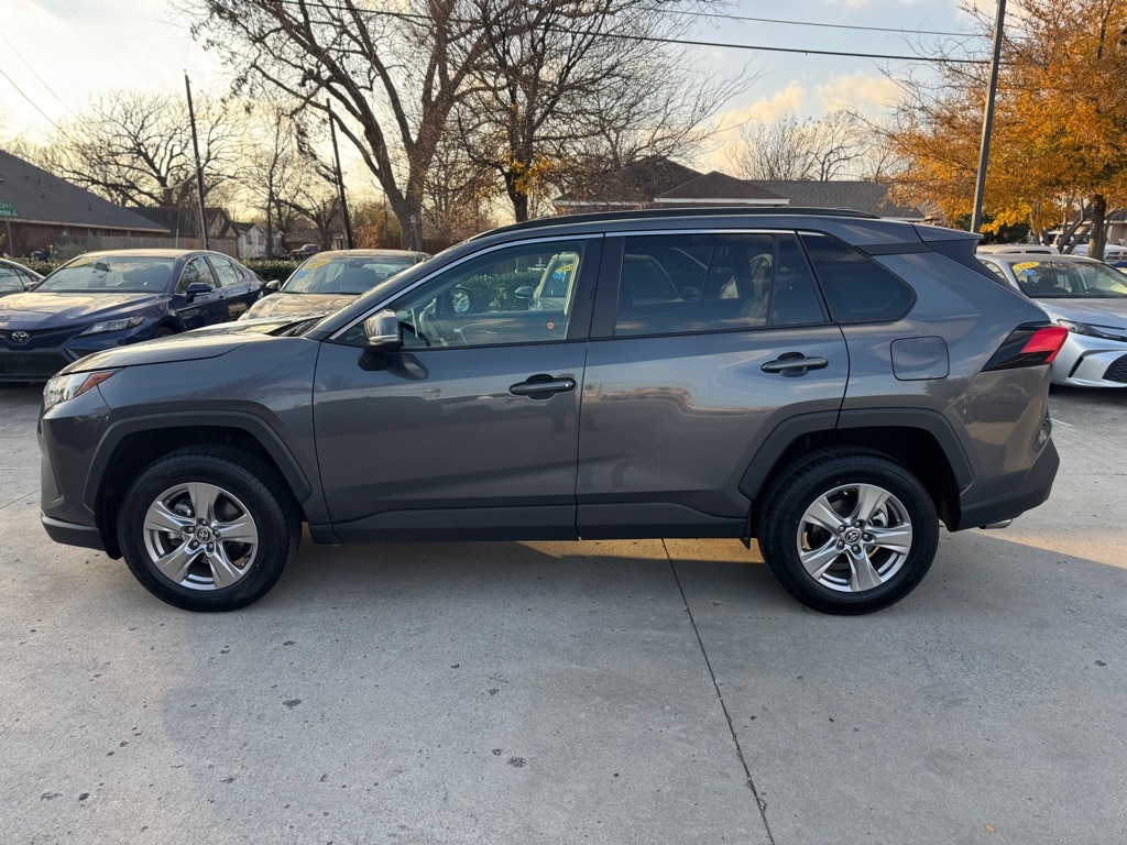 Toyota RAV4 XLE 2024