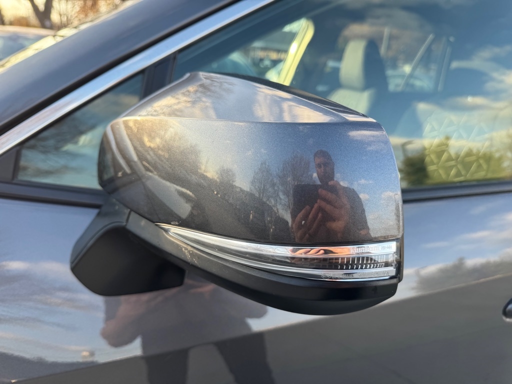 Toyota RAV4 XLE 2024