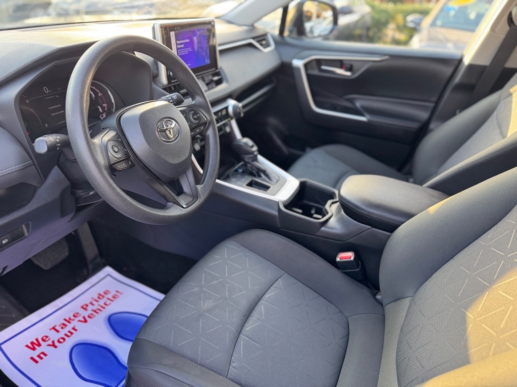 Toyota RAV4 XLE 2024