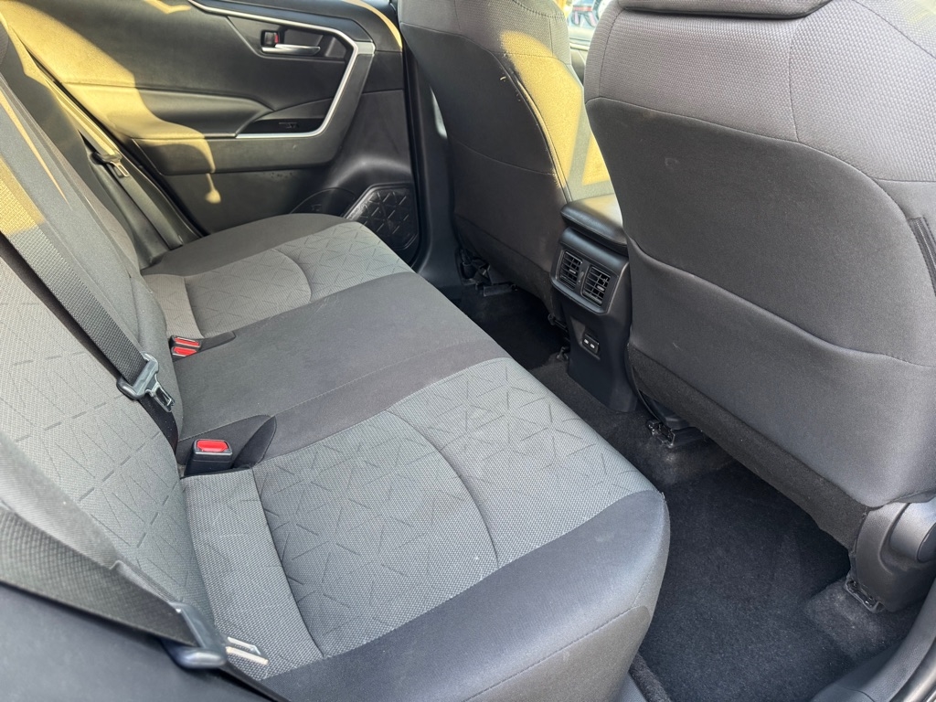 Toyota RAV4 XLE 2024