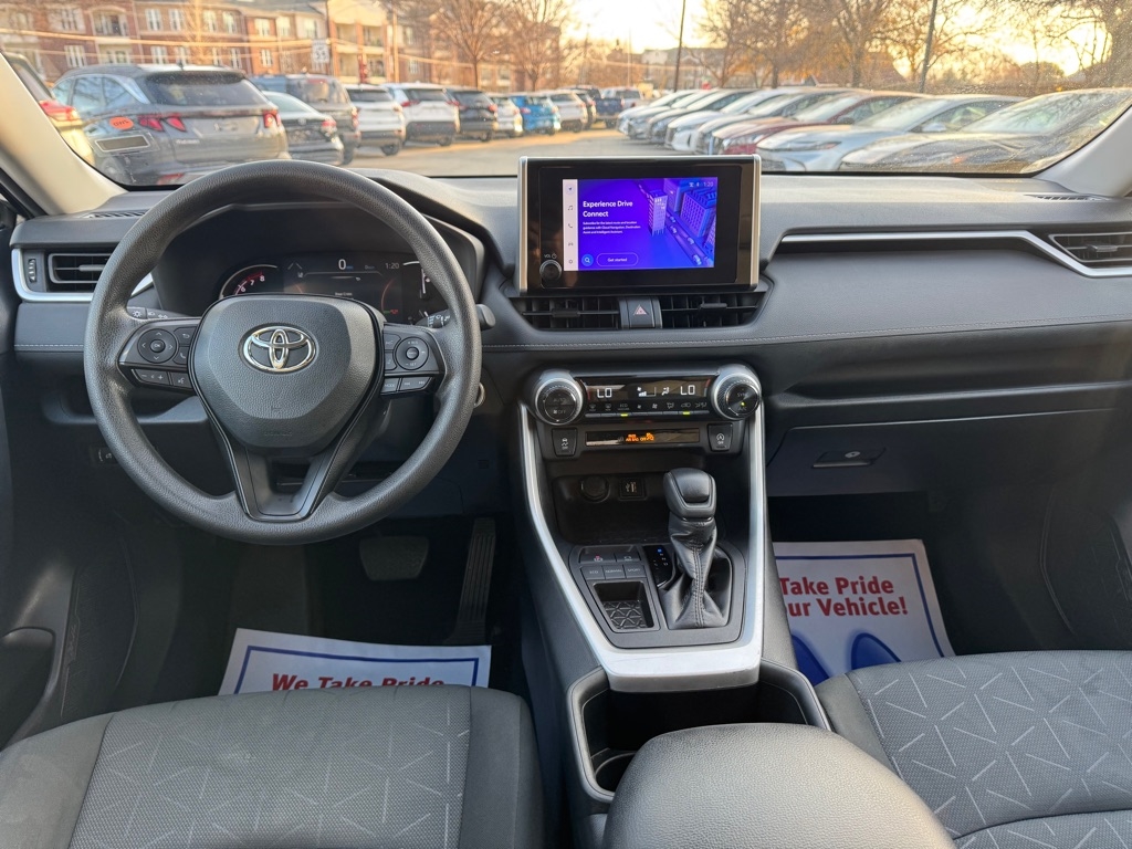 Toyota RAV4 XLE 2024