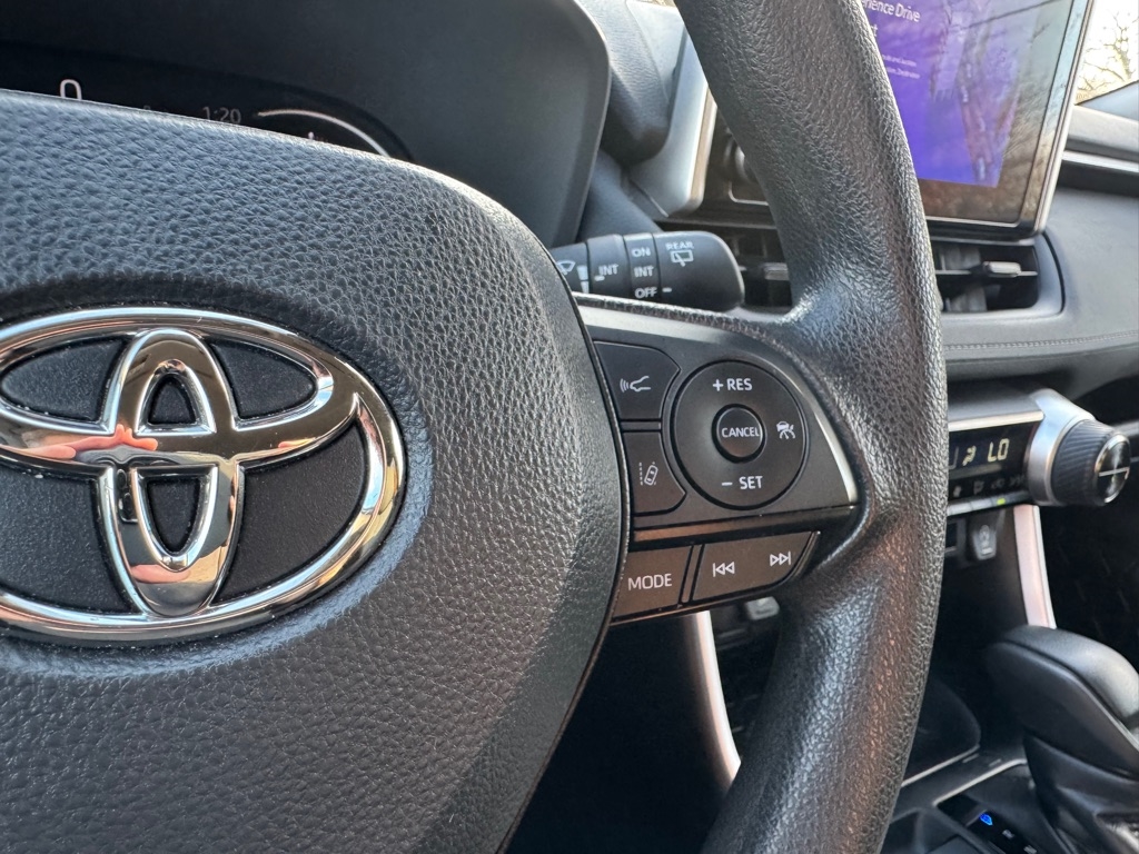 Toyota RAV4 XLE 2024