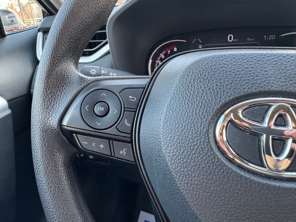 Toyota RAV4 XLE 2024