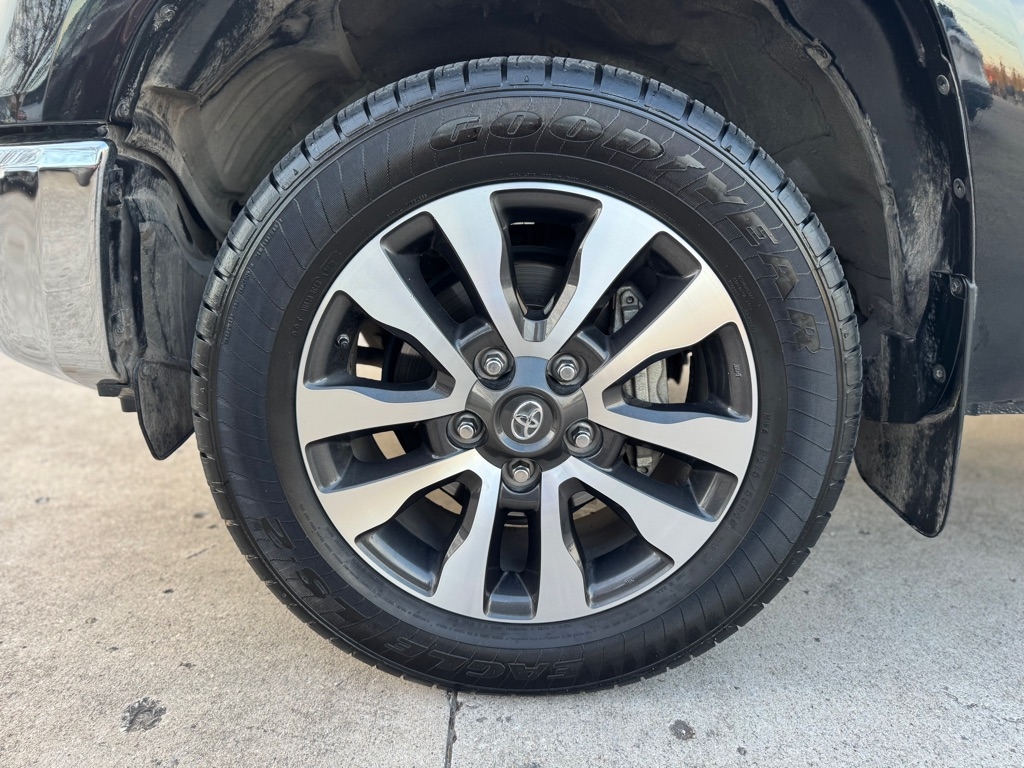 Toyota Tundra Limited 5.7L CrewMax 2WD 2018