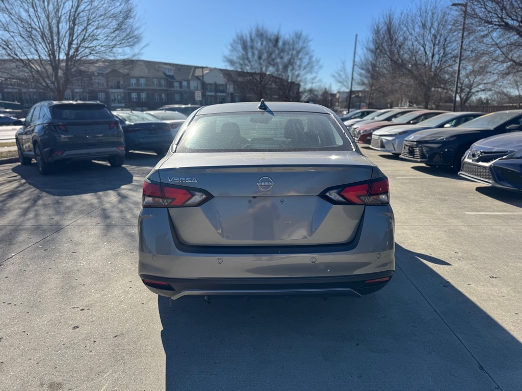 Nissan Versa SV 2025