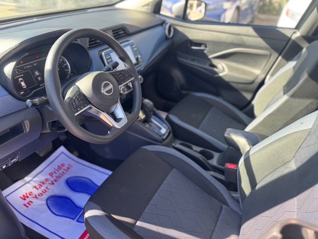 Nissan Versa SV 2025