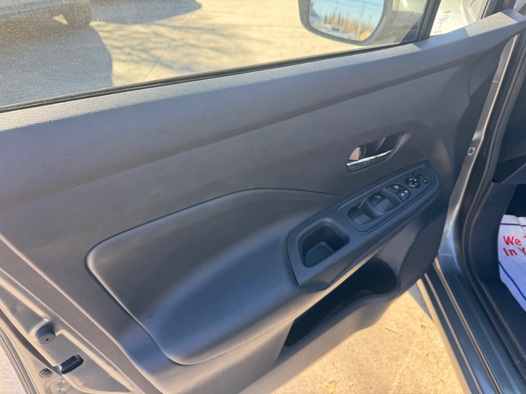 Nissan Versa SV 2025