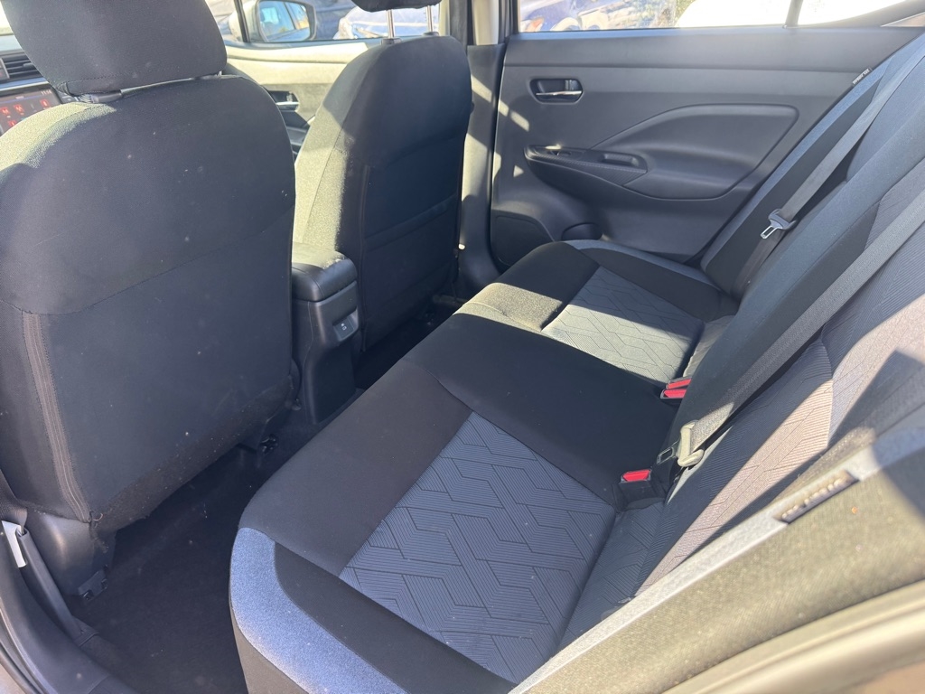 Nissan Versa SV 2025