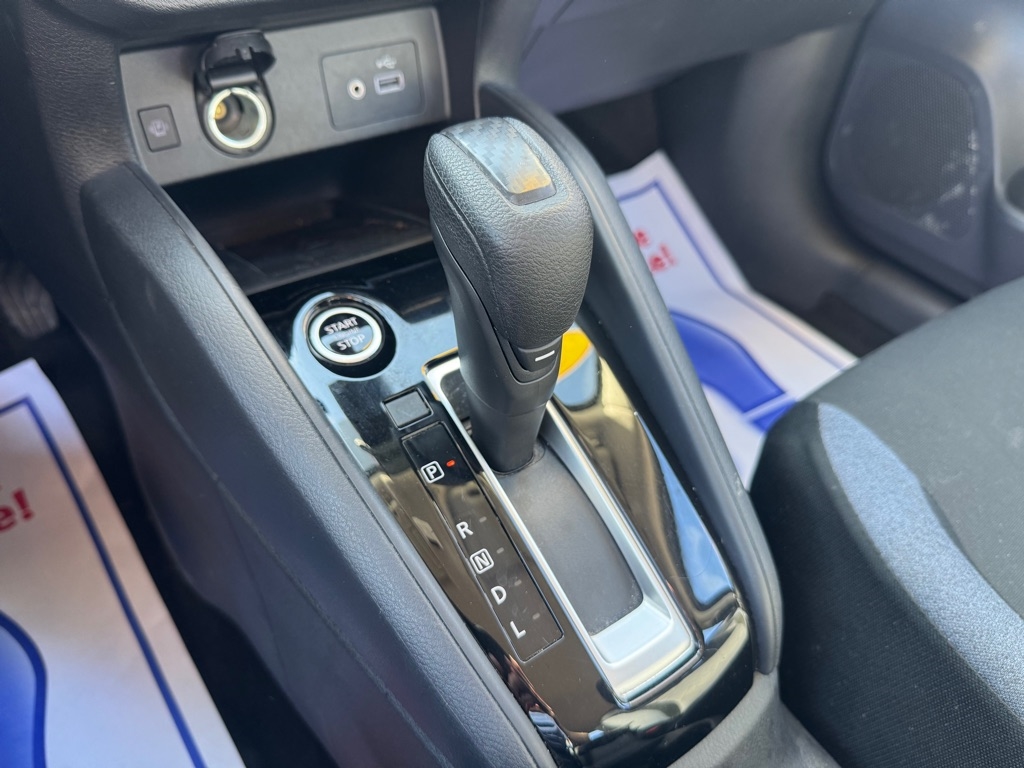 Nissan Versa SV 2025