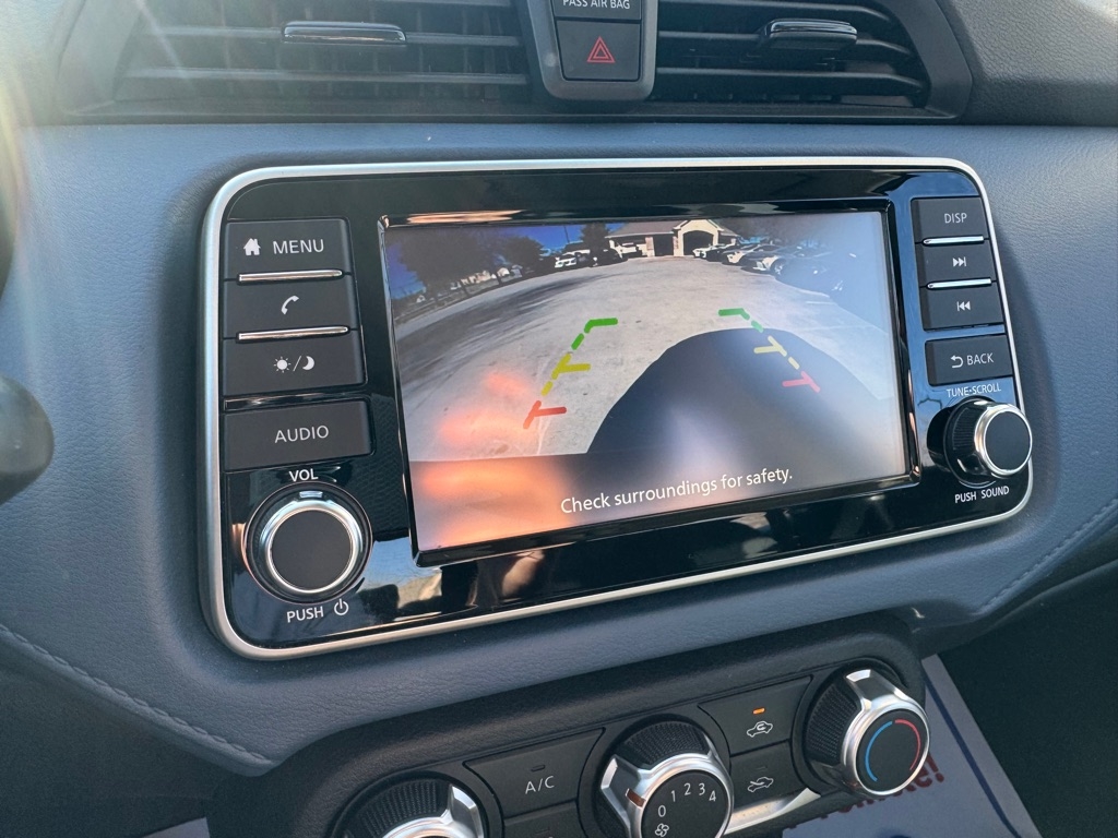 Nissan Versa SV 2025