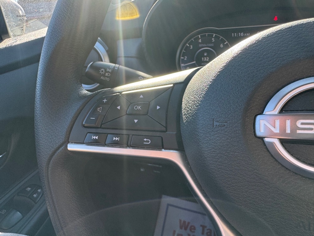 Nissan Versa SV 2025