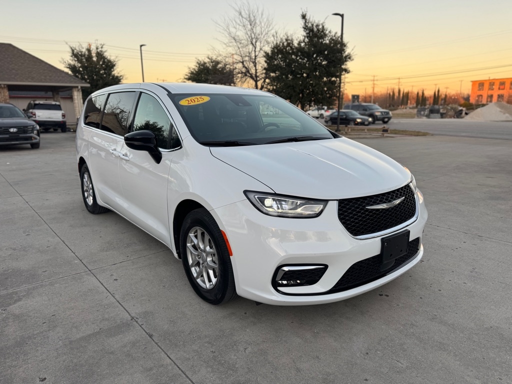 Chrysler Pacifica Select 2025