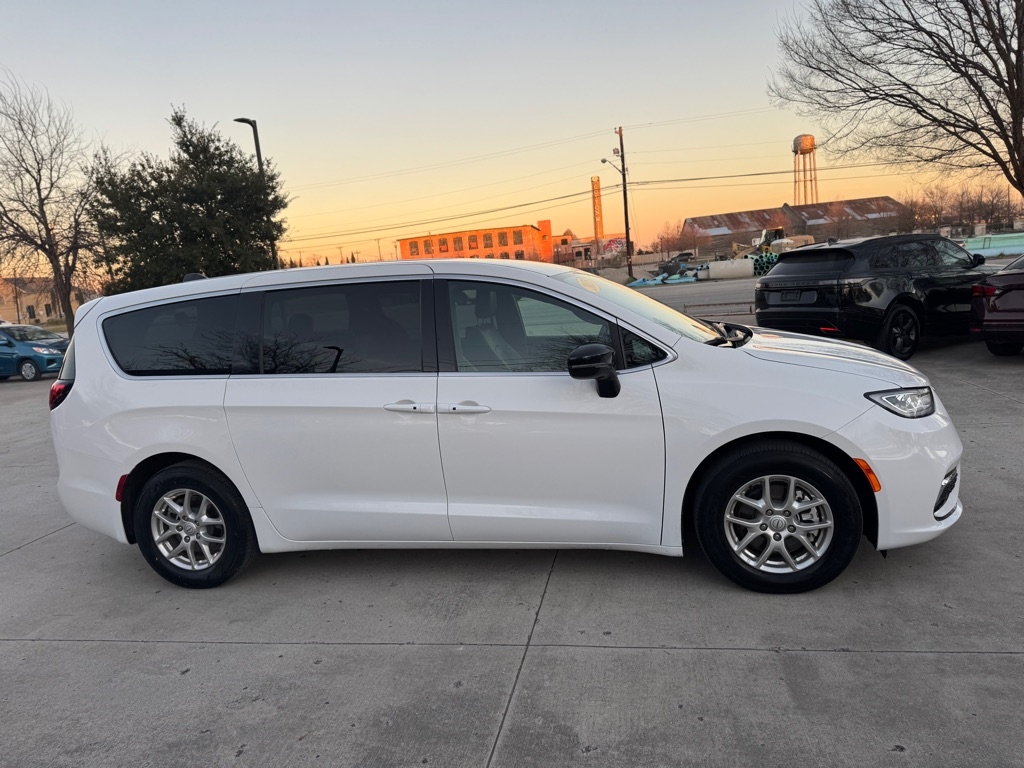 Chrysler Pacifica Select 2025