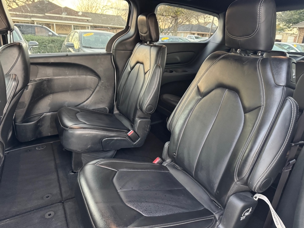 Chrysler Pacifica Select 2025