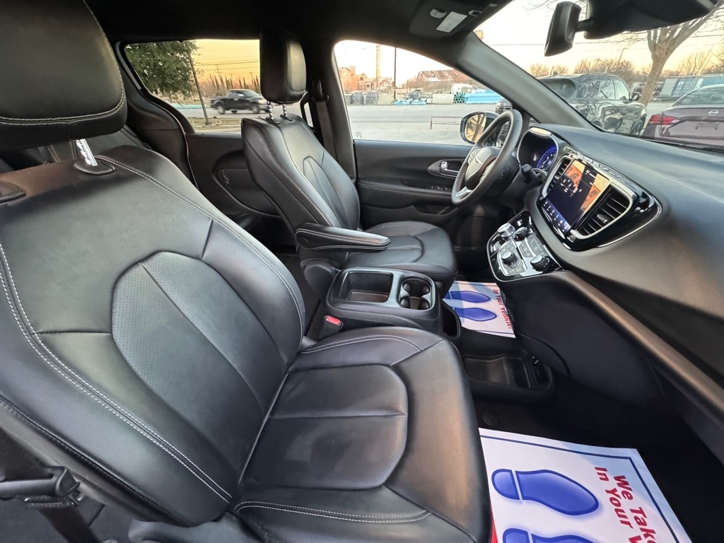 Chrysler Pacifica Select 2025