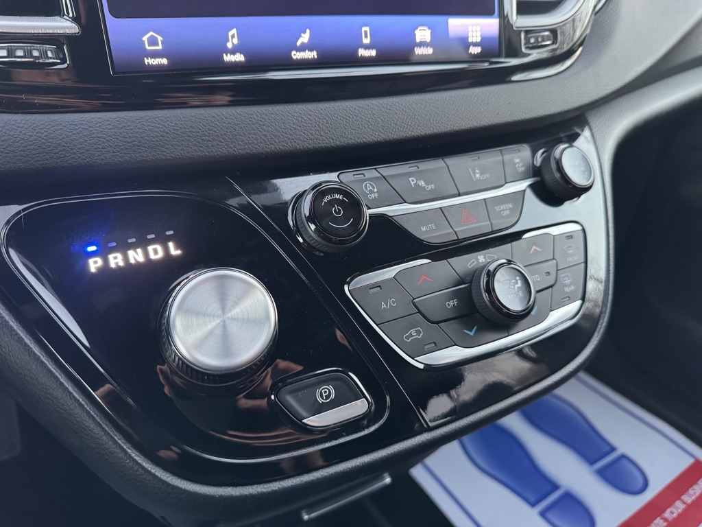 Chrysler Pacifica Select 2025