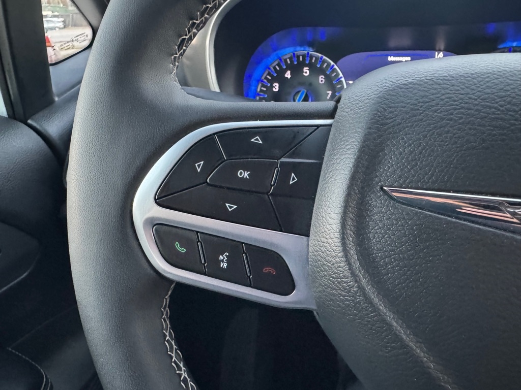 Chrysler Pacifica Select 2025