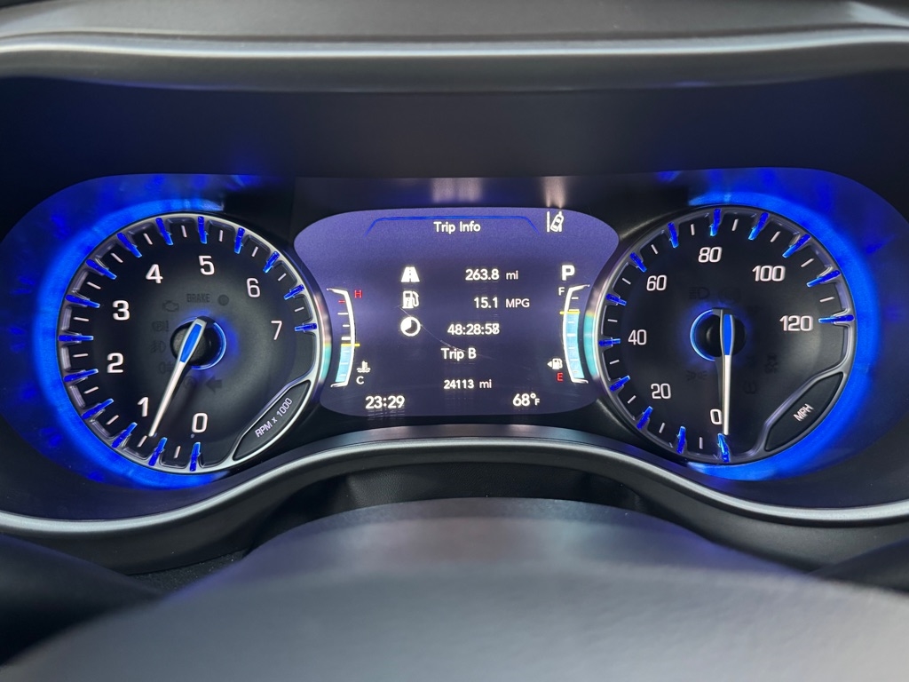 Chrysler Pacifica Select 2025