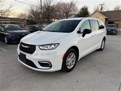 2025 Chrysler Pacifica 