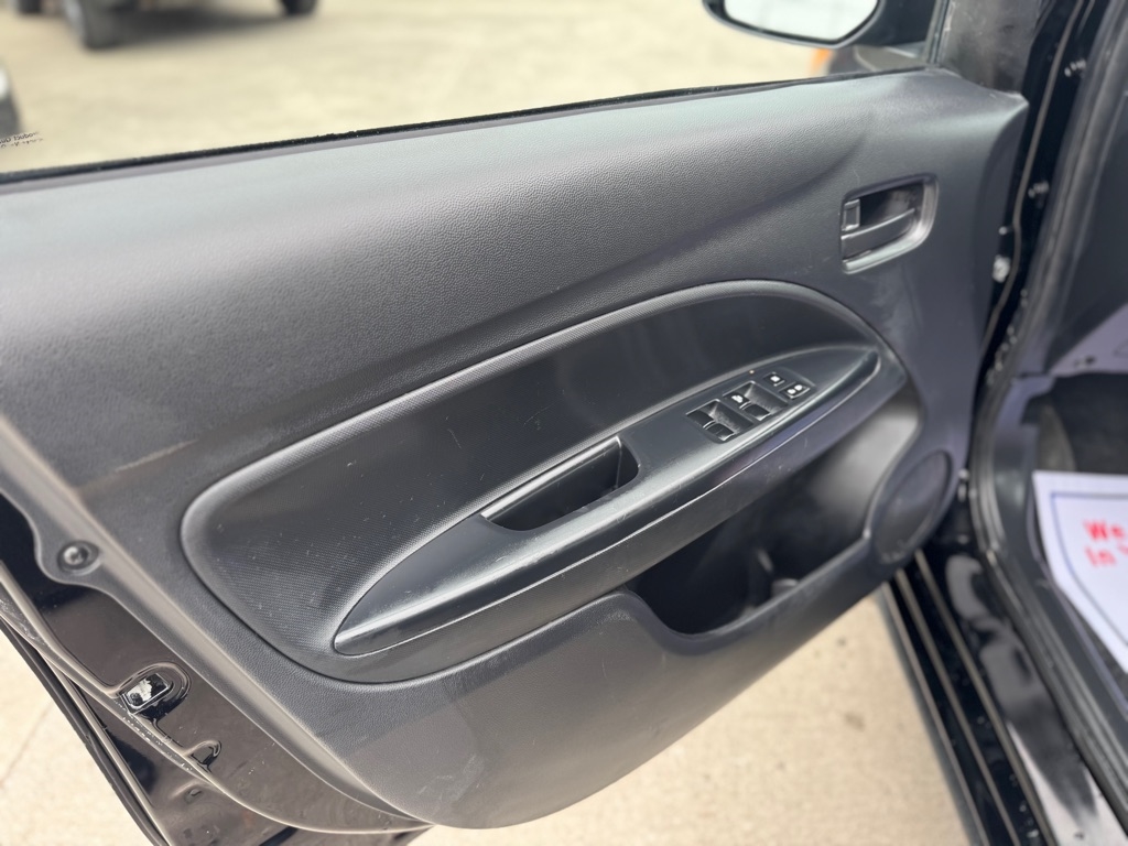 Mitsubishi Mirage ES 5M 2024