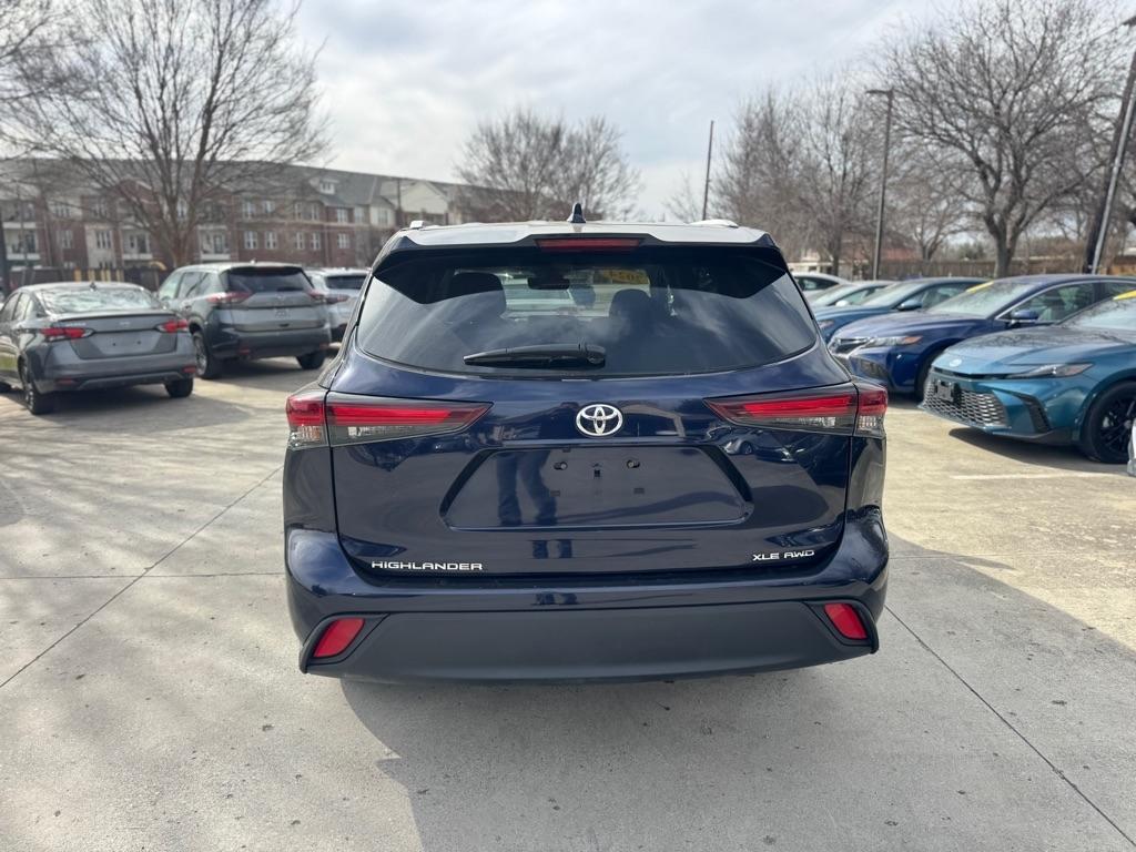 Toyota Highlander Limited AWD 2024