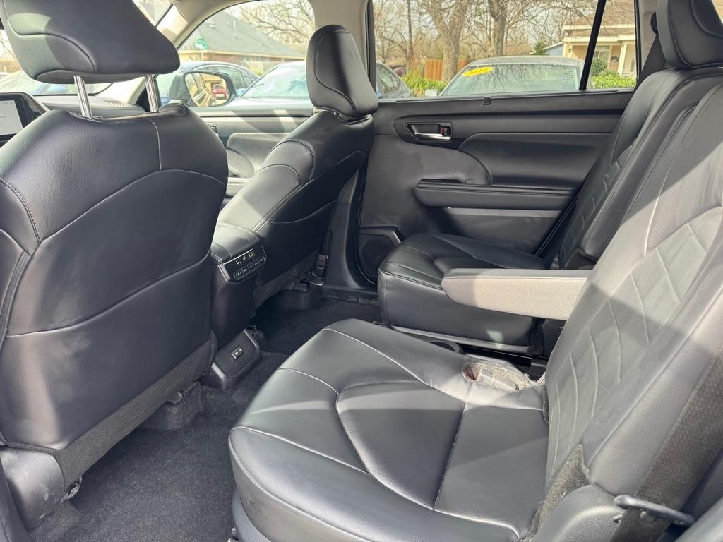 Toyota Highlander Limited AWD 2024