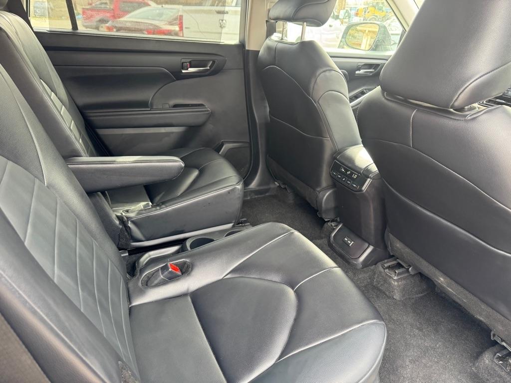 Toyota Highlander Limited AWD 2024