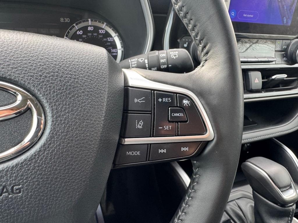 Toyota Highlander Limited AWD 2024