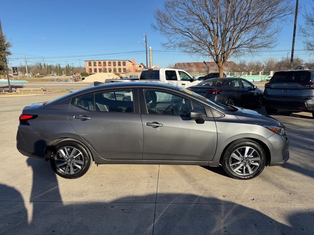 Nissan Versa SV 2025