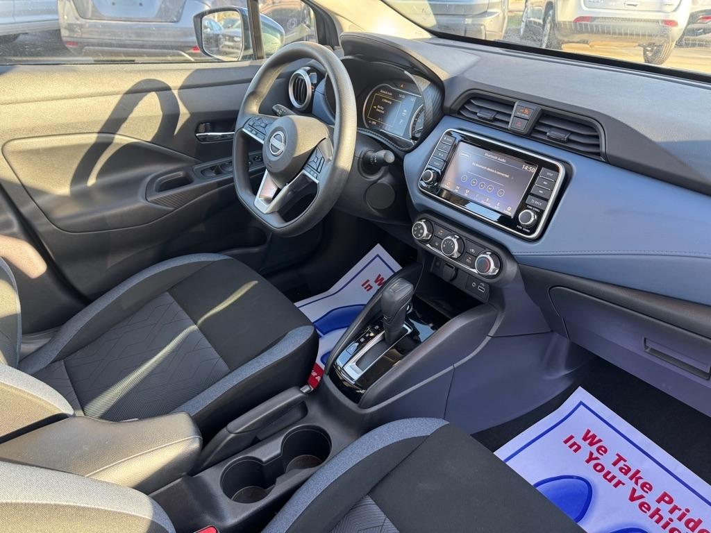 Nissan Versa SV 2025