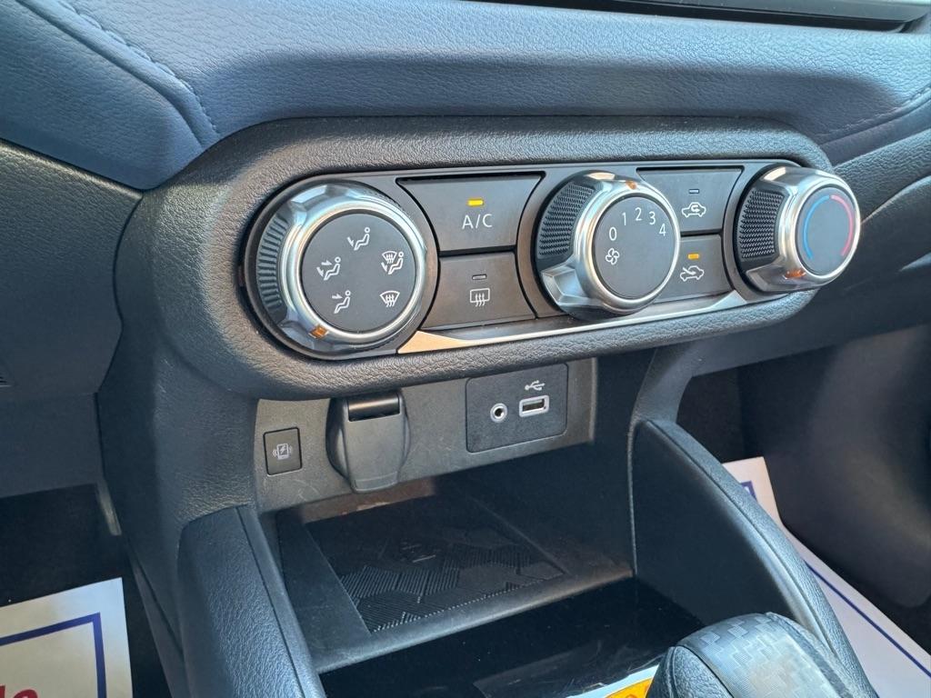 Nissan Versa SV 2025