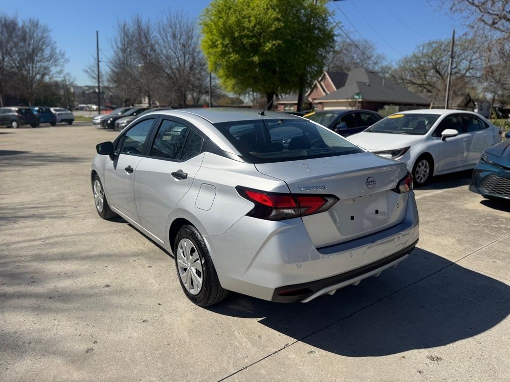 Nissan Versa S CVT 2025