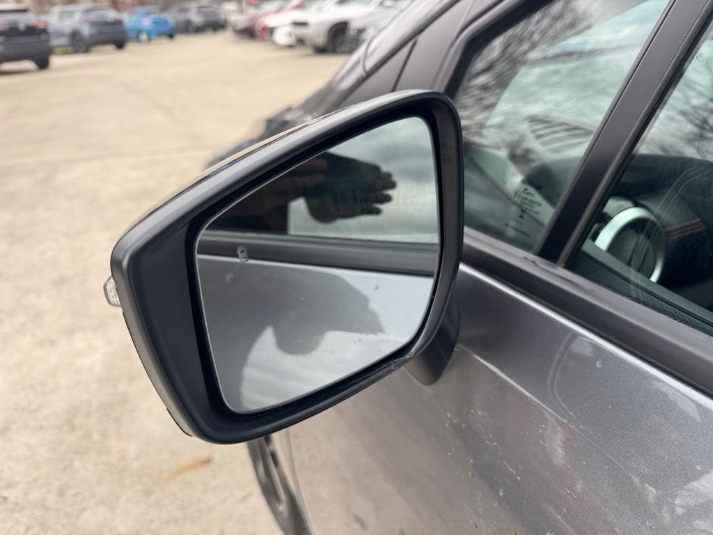 Nissan Versa SR 2024