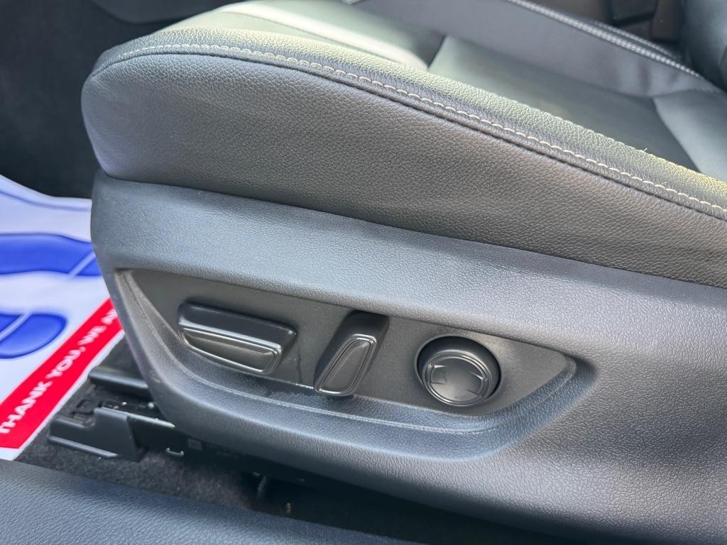 Toyota Camry Hybrid XLE 2025