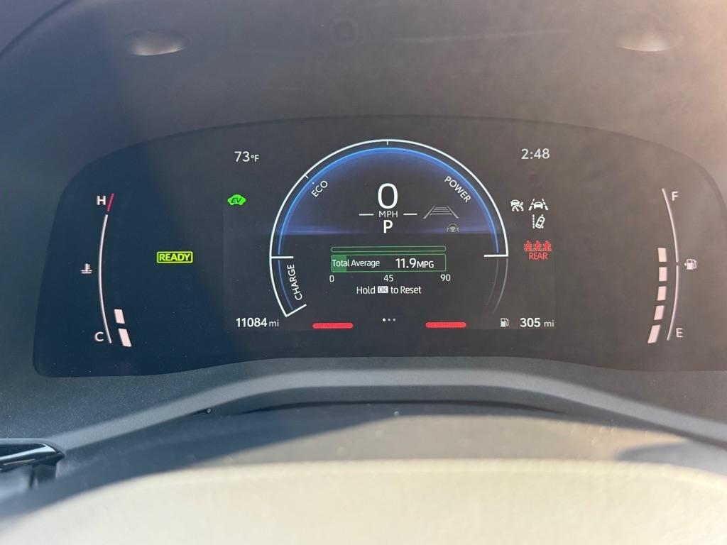 Toyota Camry Hybrid XLE 2025