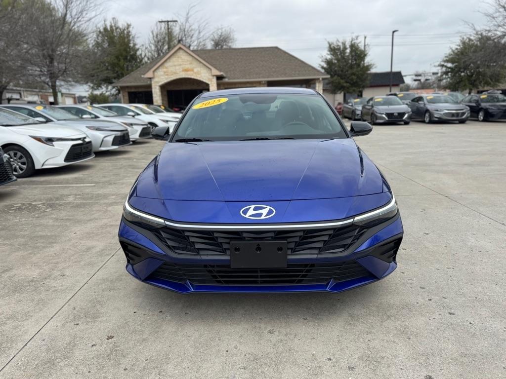 Hyundai Elantra Hybrid Blue 2025