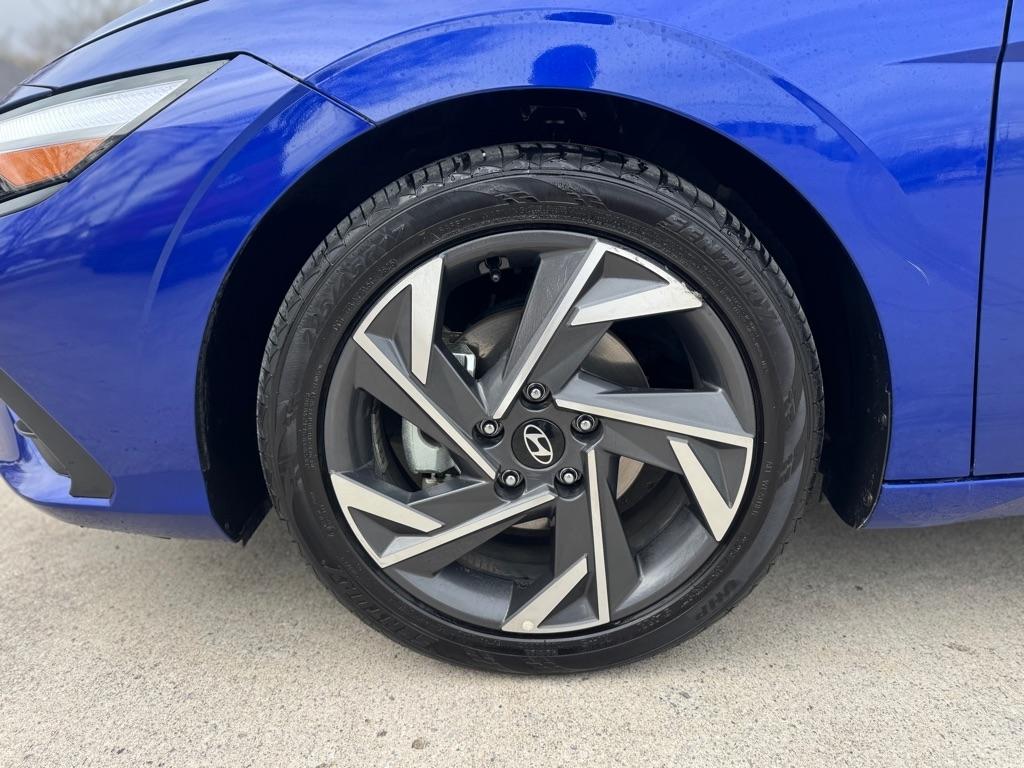 Hyundai Elantra Hybrid Blue 2025