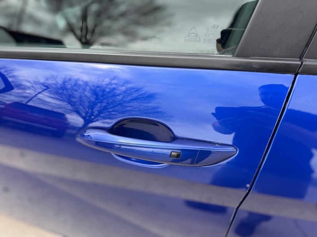 Hyundai Elantra Hybrid Blue 2025