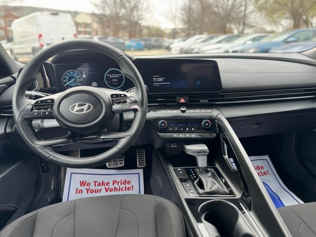 Hyundai Elantra Hybrid Blue 2025