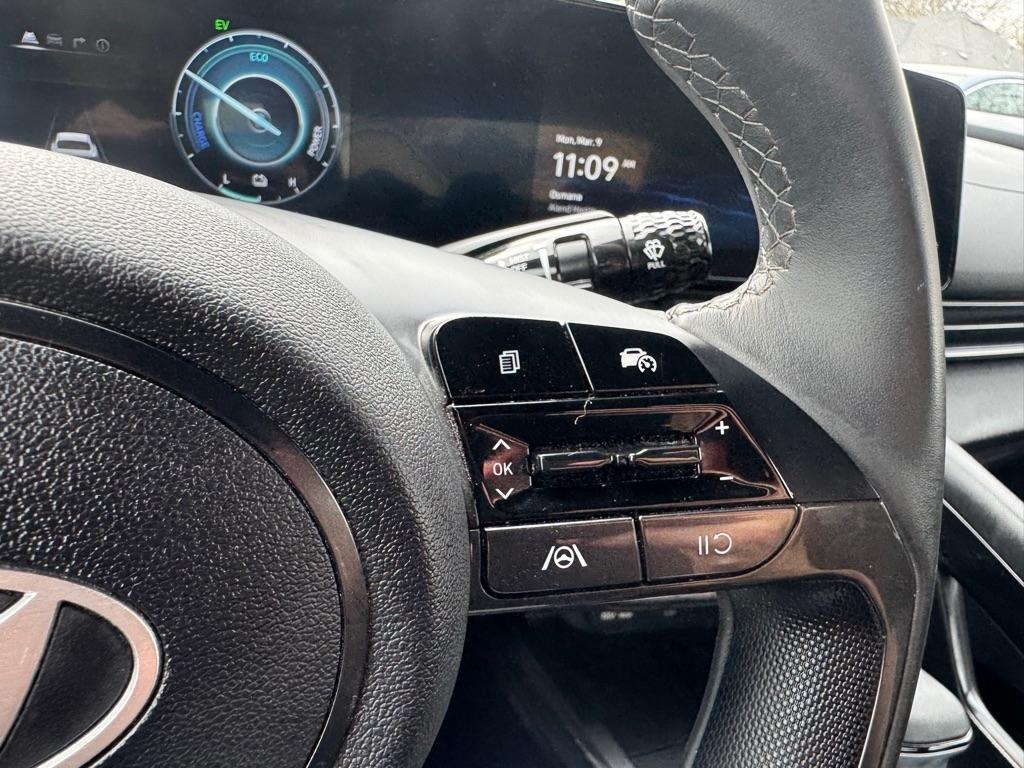 Hyundai Elantra Hybrid Blue 2025